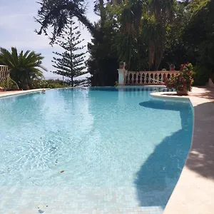 https://villa-silhouette.fr-provencehotel.com